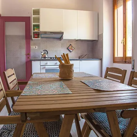 Casa Rossa, A Pochi Metri Dal Mare Iun Q1610